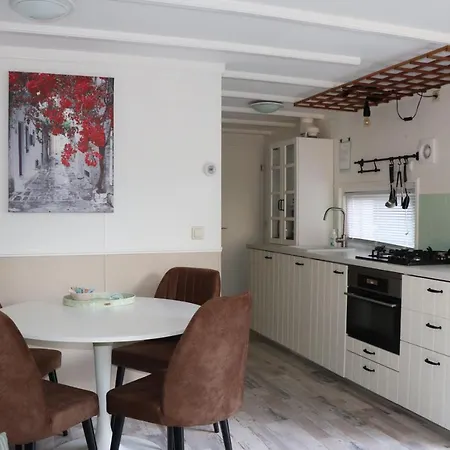 Knus Vakantiehuis Op Rustig Park * Putten